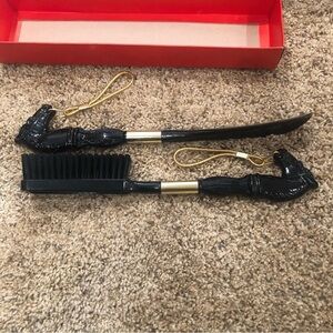 Brush and shoehorn set /horses on top /Unique, in original box, plastic